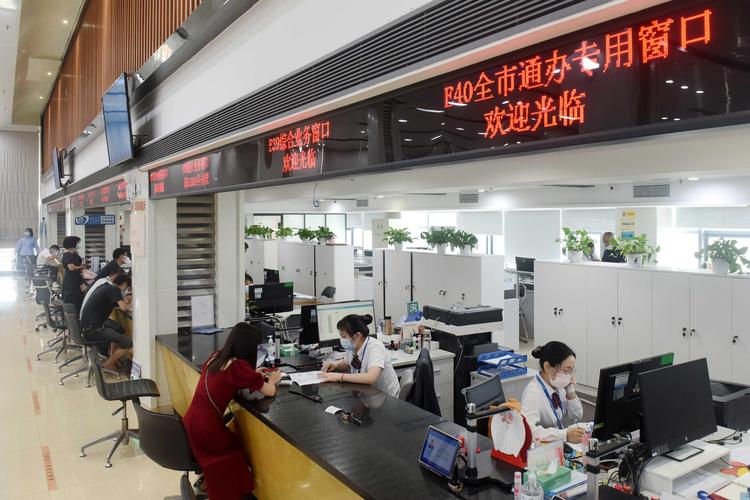 新澳2025今晚特马开奖结果和澳门每人发1万澳门元与澳门每人发一万