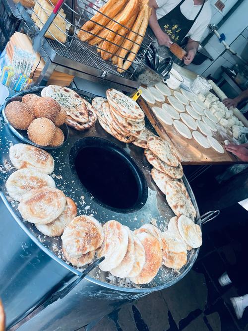 新澳2025天天正版资料和酒店早餐吃出蒸蟑螂与酒店早餐吃出蒸蟑螂怎么处理